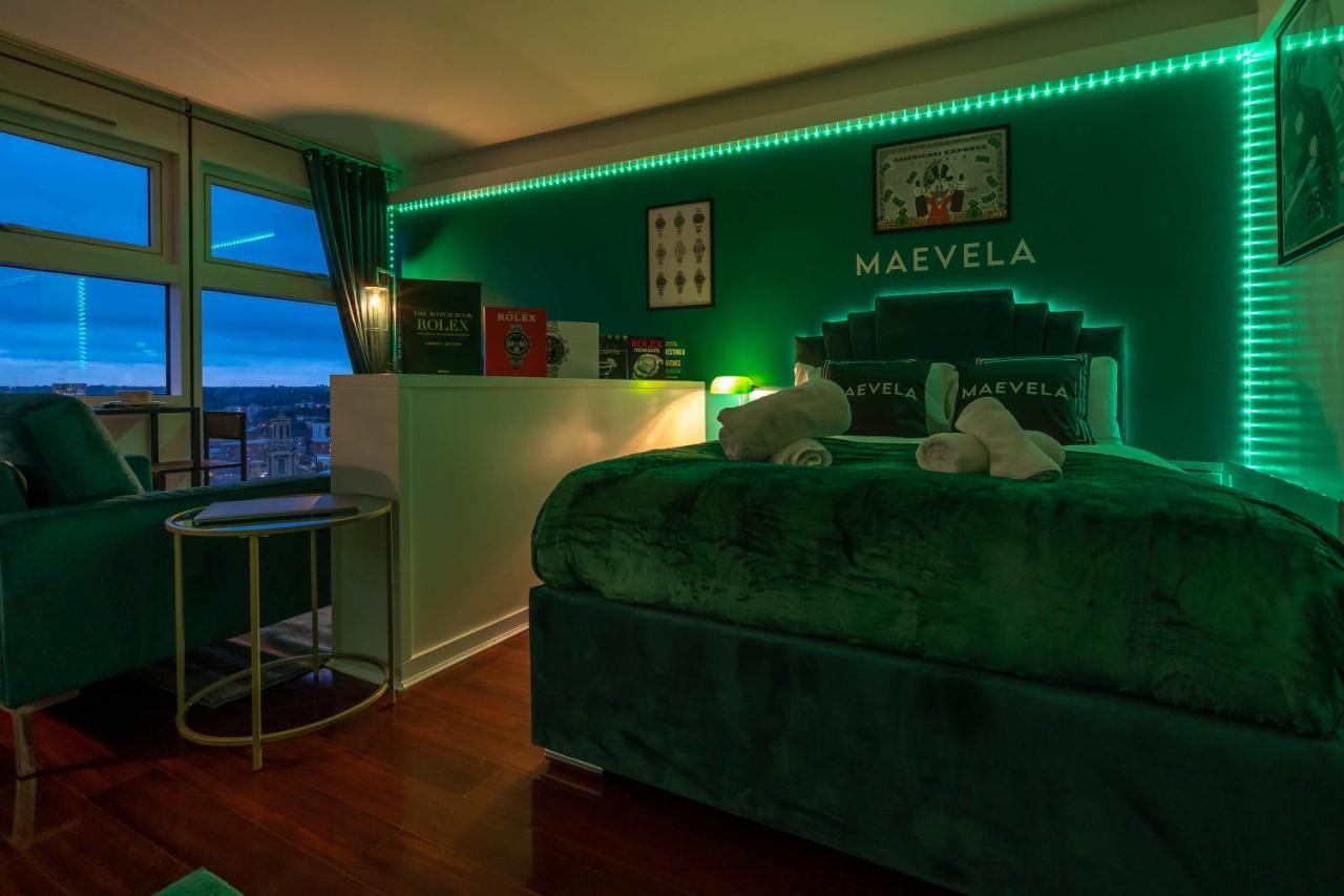 Maevela Apartments - Top Floor Rolex Themed Studio Apt Inside The Cube, Mailbox - Free Netflix & Wifi Birmingham Luaran gambar