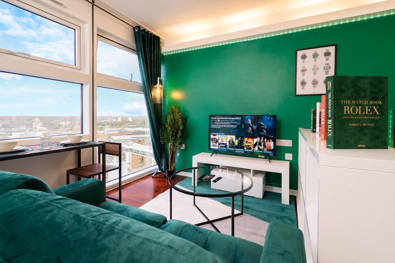 Maevela Apartments - Top Floor Rolex Themed Studio Apt Inside The Cube, Mailbox - Free Netflix & Wifi Birmingham Luaran gambar