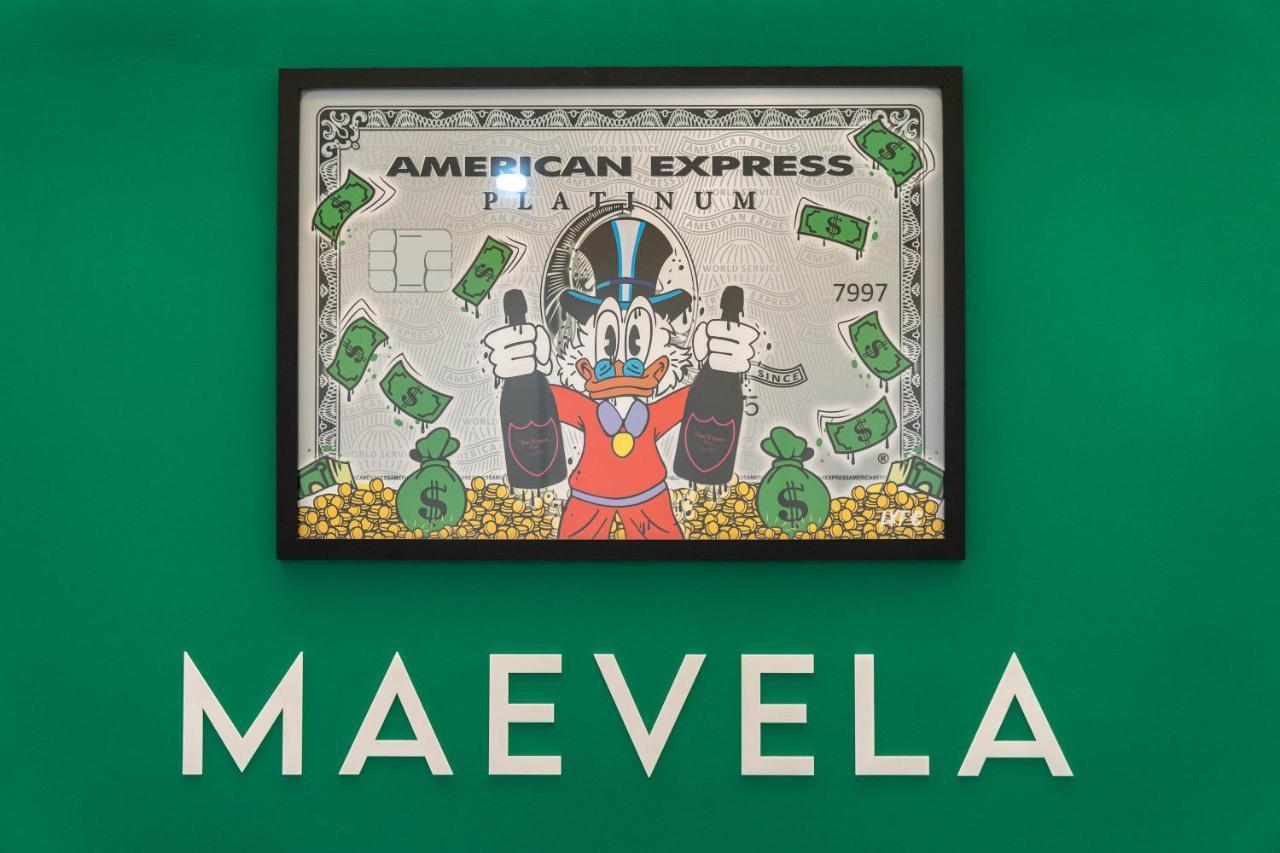 Maevela Apartments - Top Floor Rolex Themed Studio Apt Inside The Cube, Mailbox - Free Netflix & Wifi Birmingham Luaran gambar