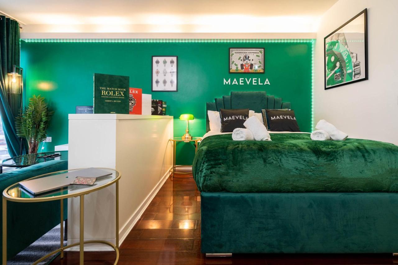 Maevela Apartments - Top Floor Rolex Themed Studio Apt Inside The Cube, Mailbox - Free Netflix & Wifi Birmingham Luaran gambar