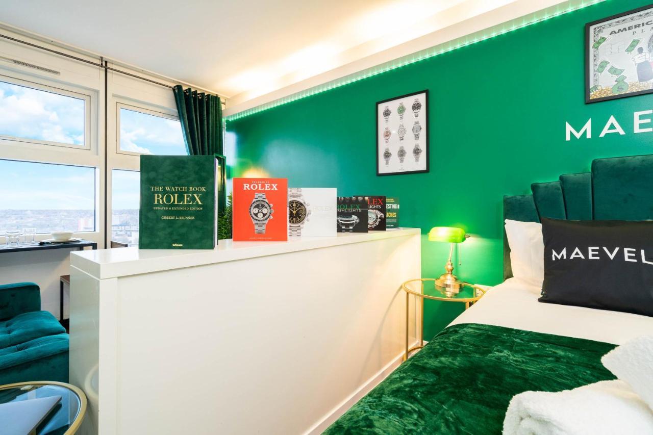 Maevela Apartments - Top Floor Rolex Themed Studio Apt Inside The Cube, Mailbox - Free Netflix & Wifi Birmingham Luaran gambar